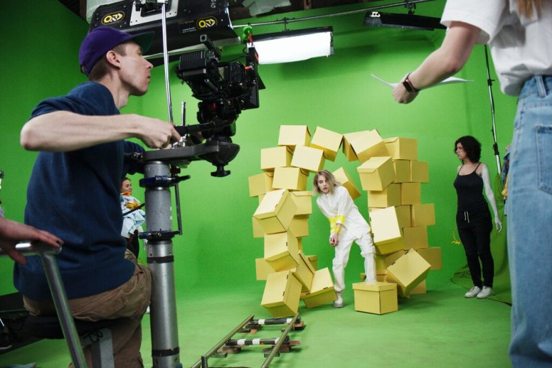 Киностудия современная