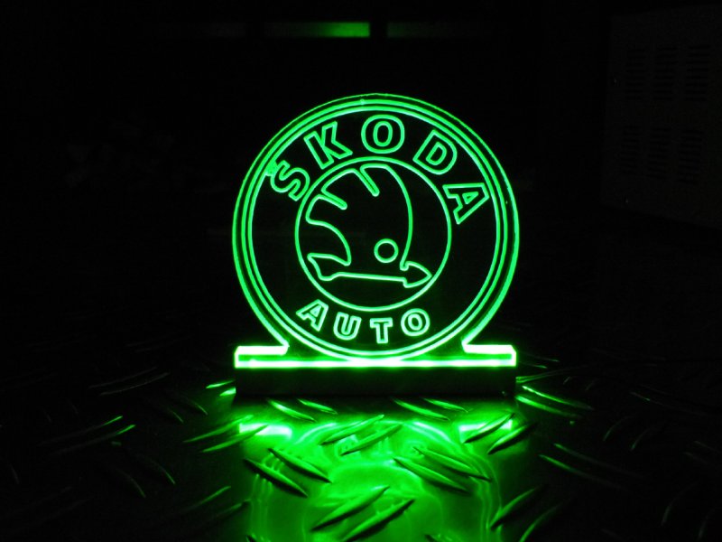 Шкода Октавия логотип