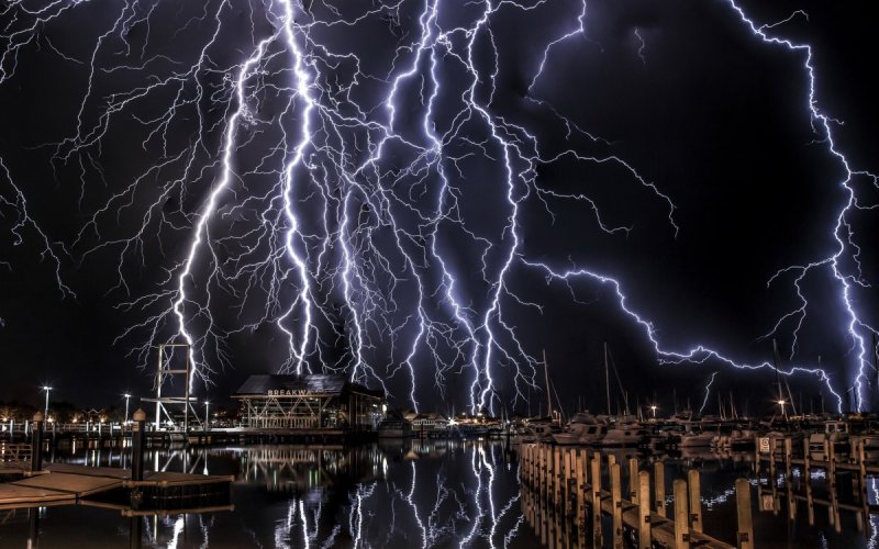 Разряд молнии