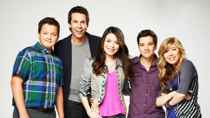 АЙКАРЛИ сериал обложка