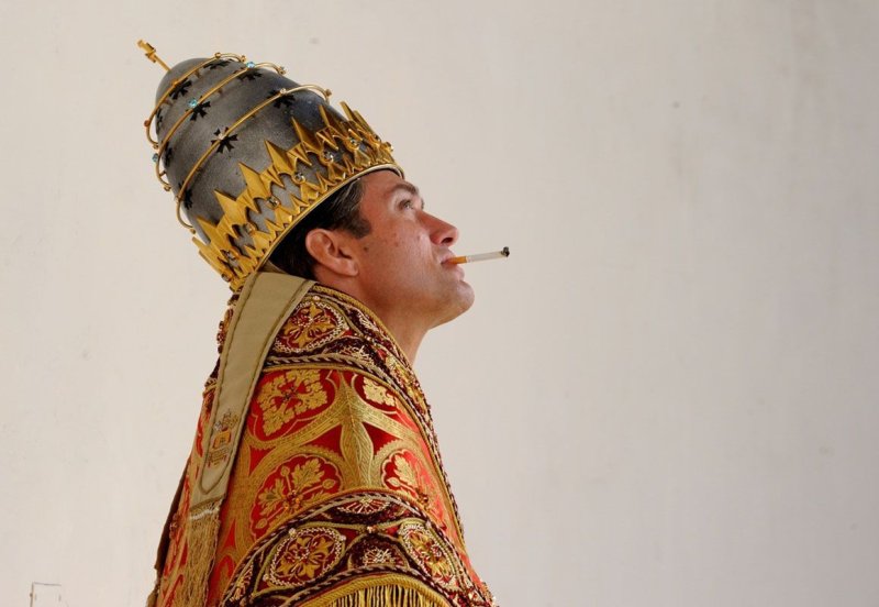 Джуд Лоу молодой папа