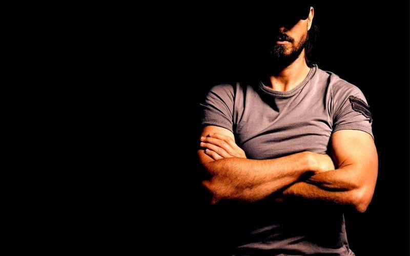 Брутальный мужчина