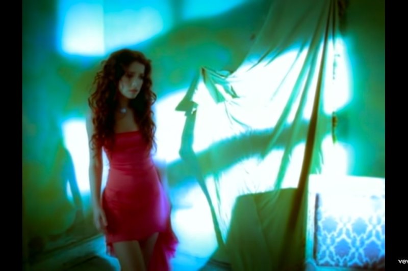 Наталья Орейро в Красном платье дикий ангел