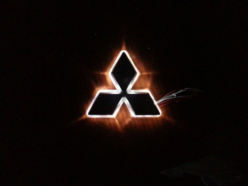 Логотип Мицубиси Outlander для магнитолы