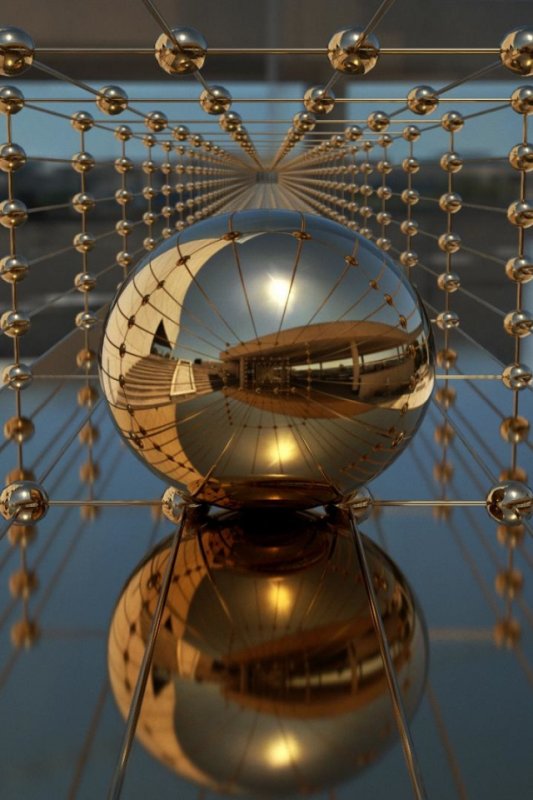 Золотой металлический шар