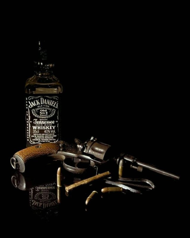 Виски и пистолет