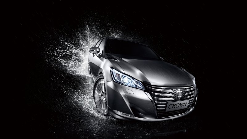 Тойота Краун 2015