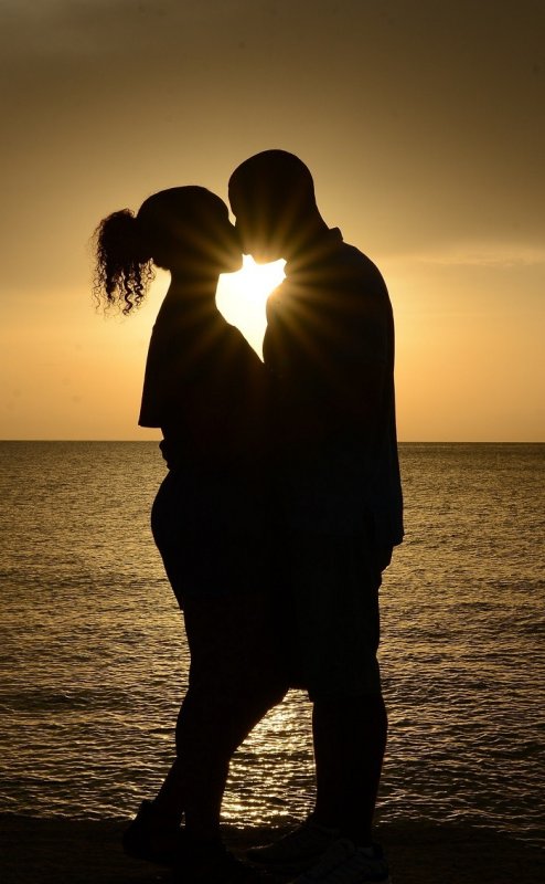 Пара на закате