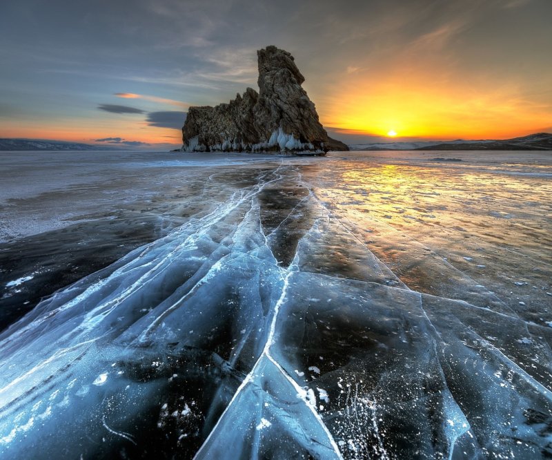 Ночной Байкал зимой