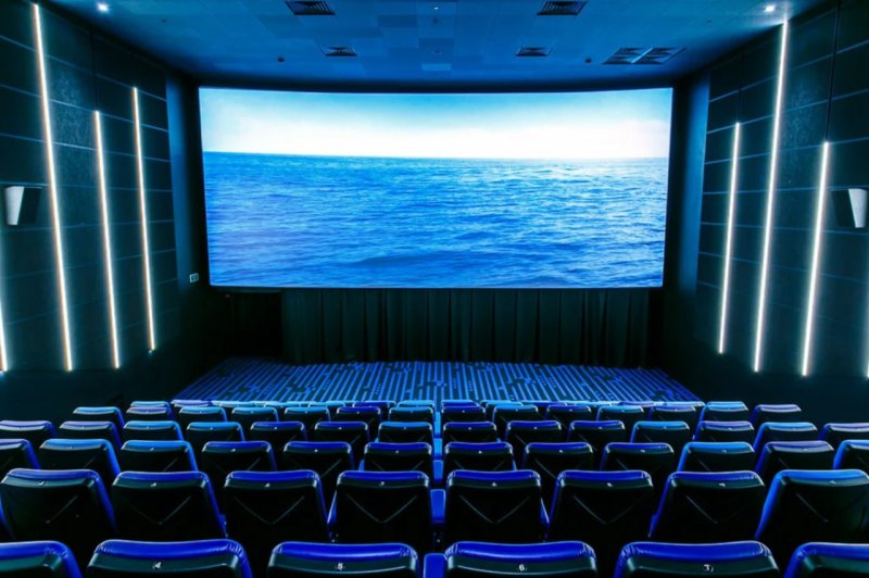 Экран кинотеатра