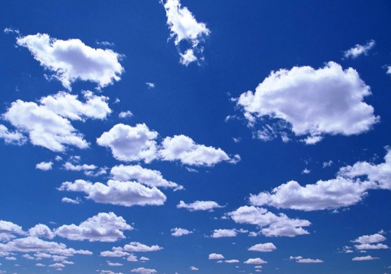 Голубое небо с облаками