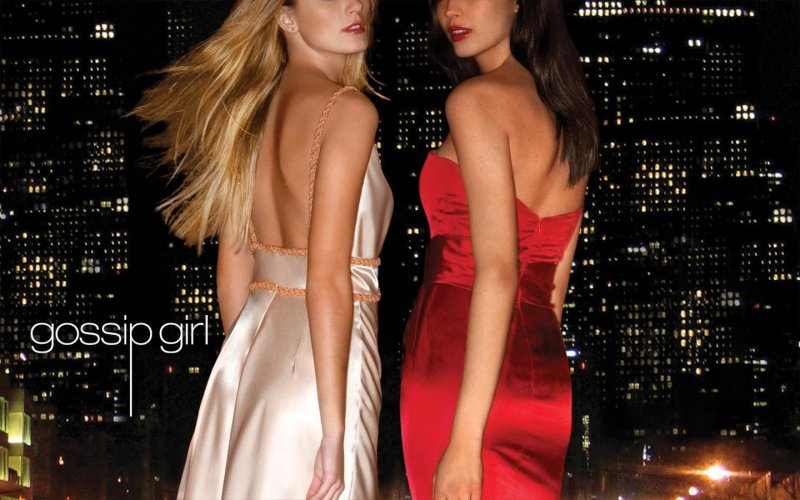 Сплетница сериал обложка