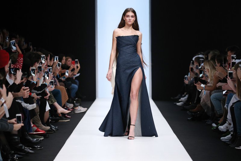 Модели на показе