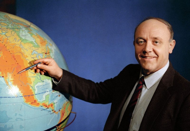 Сенкевич Юрий Александрович (1937-2003)