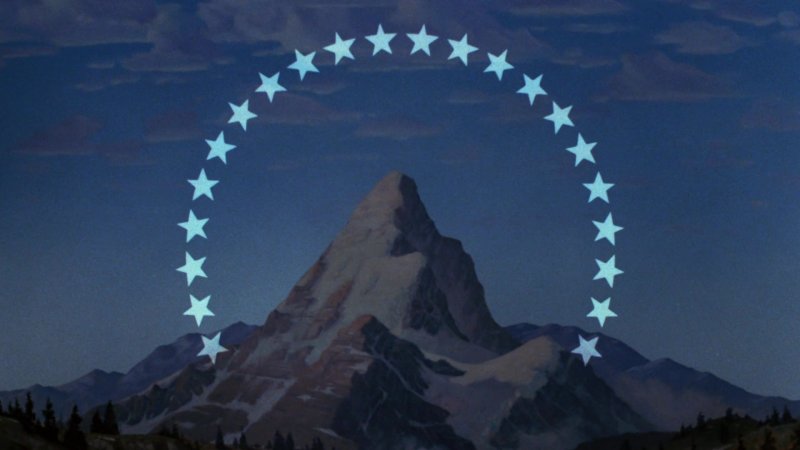 Парамаунт Пикчерз представляет