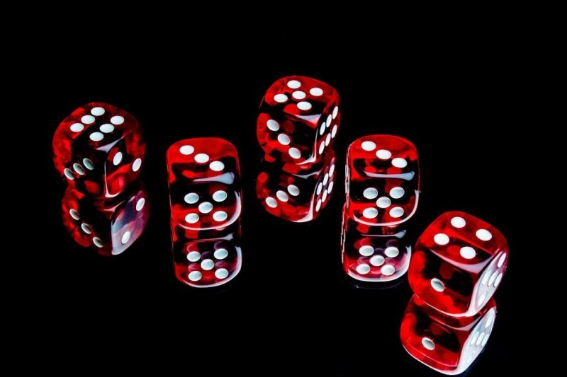 Красные игральные кости