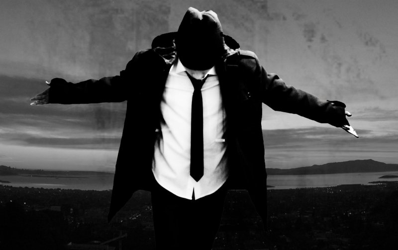 Человек в капюшоне