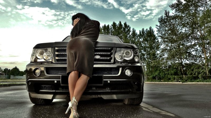 Девушка в машине