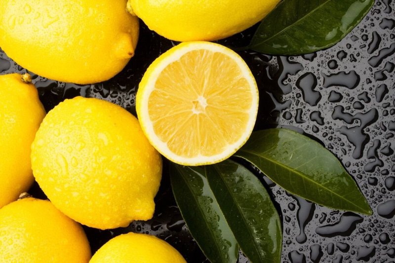 Красивый лимон