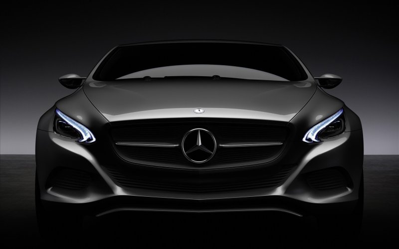 Mercedes Benz f800 Black