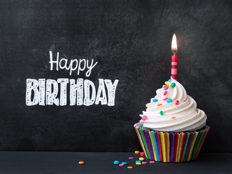 С днем рождения Минимализм