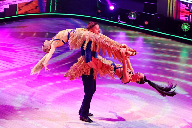 Екатерина Гусева танцы со звездами 2021