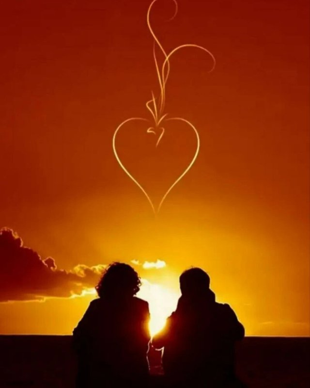Двое влюбленных на закате