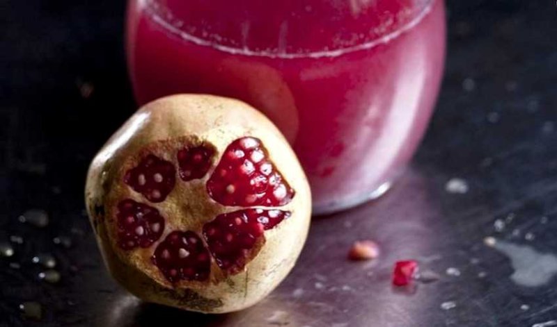 Стакан сока гранат