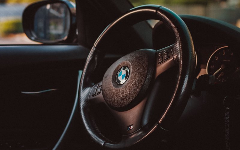 Салон автомобиля руль