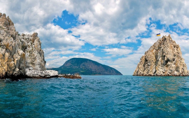 Скалы адалары в Гурзуфе