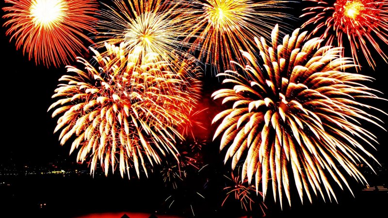 Салют ночью