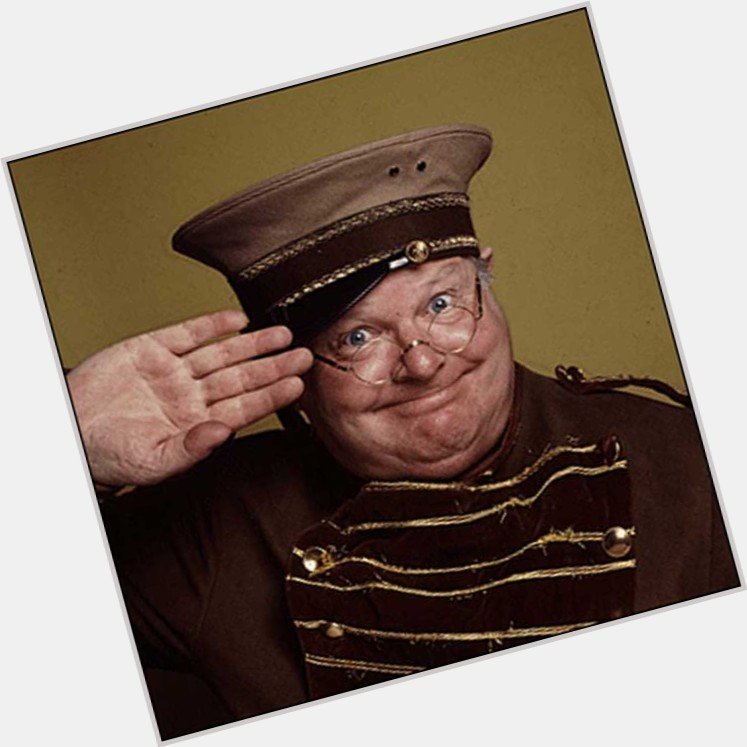 Ангелочки бенни Хилла