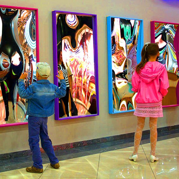 Комната кривых зеркал