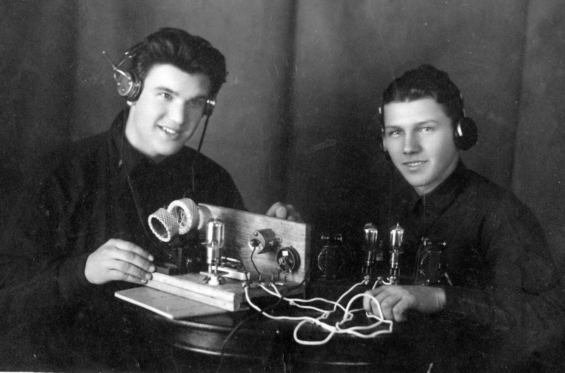 Первая радиопередача в России