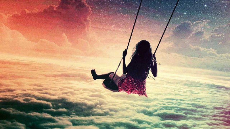 Девушка на качелях