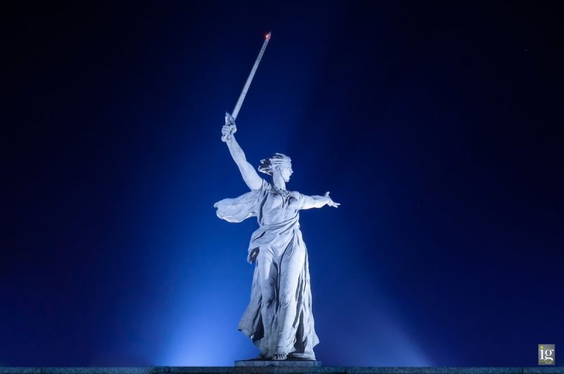 Родина мать