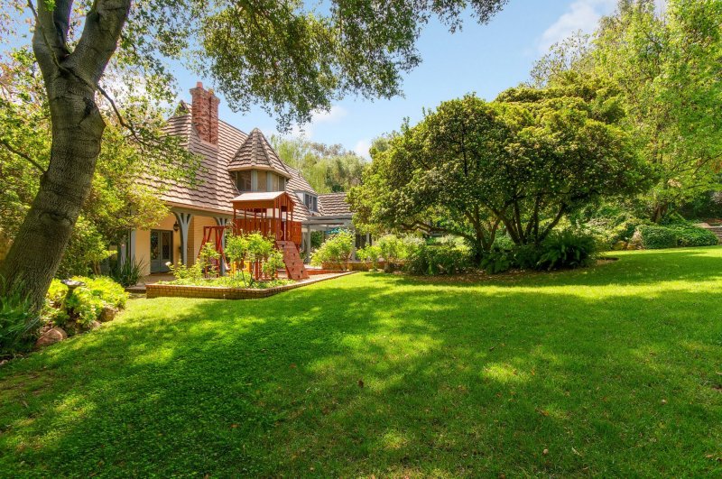 Красивый пейзаж с домом