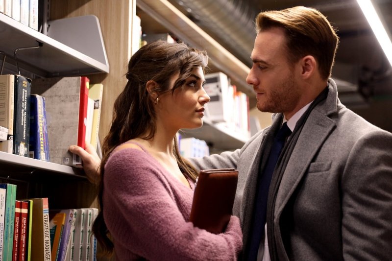 Сериал Постучись в мою дверь Серкан