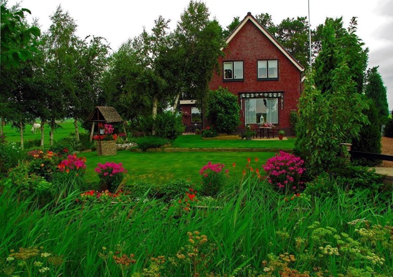 Домик в саду