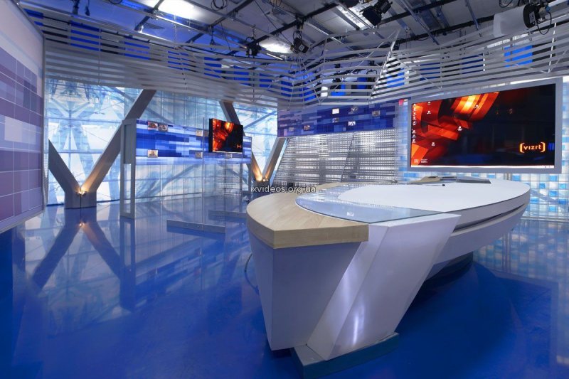 Стол для телестудии