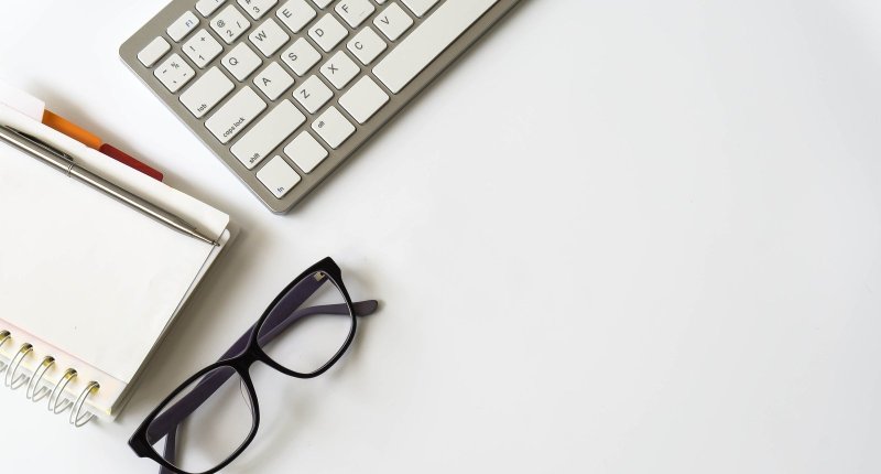 Блокнот с калькулятором и ручкой