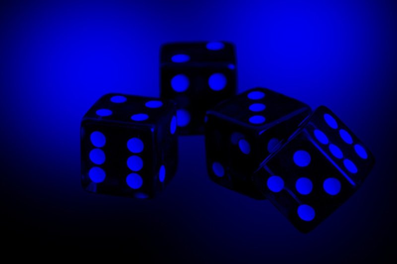 Игральные кости красивые