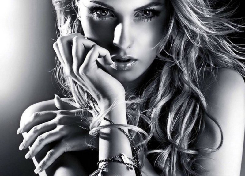 Красивые девушки на экран телефона