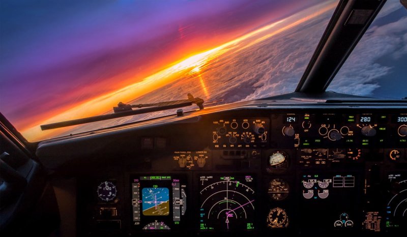 Кокпит Боинг 737