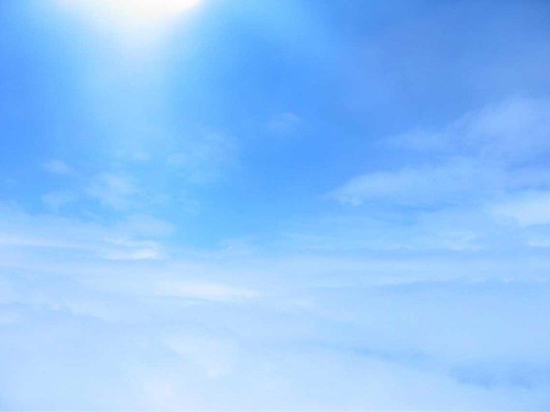 Нежно голубое небо