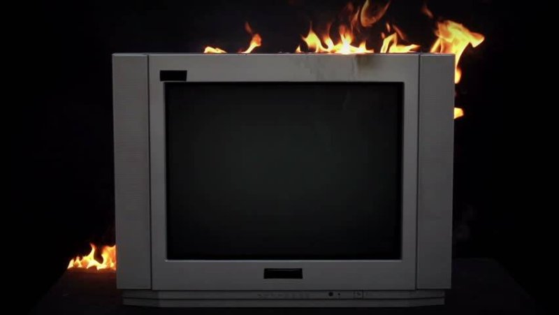 Дымящийся телевизор