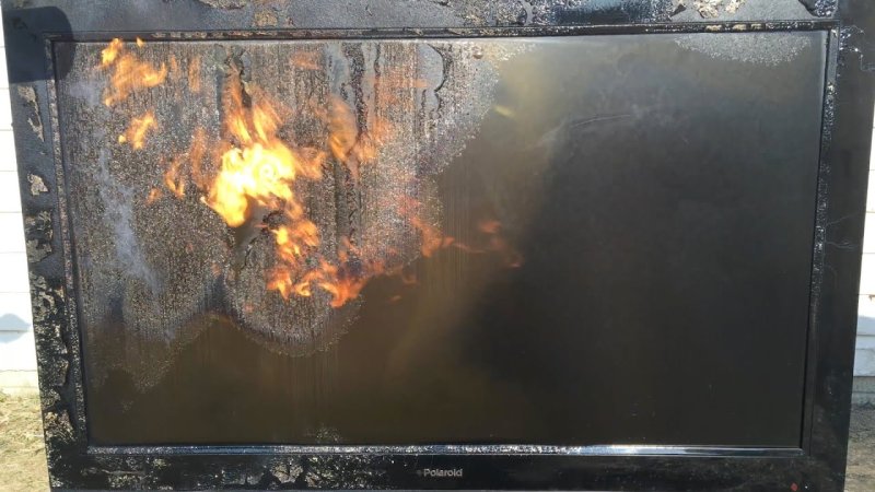 Монитор горит