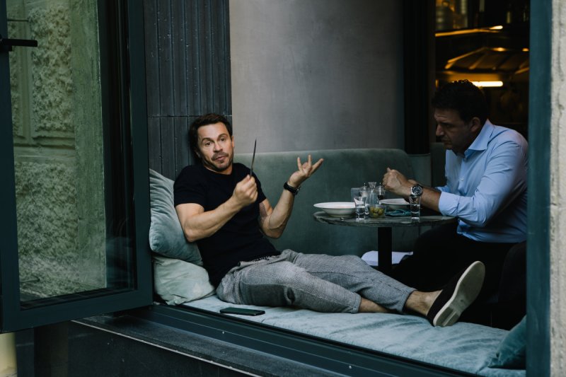 Сериал с Деревянко беспринципные