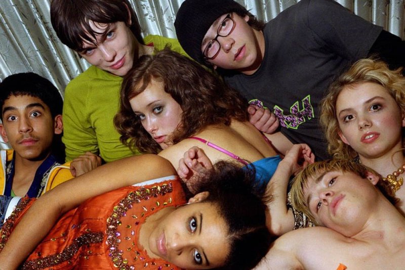 Скинс 1 поколение актеры