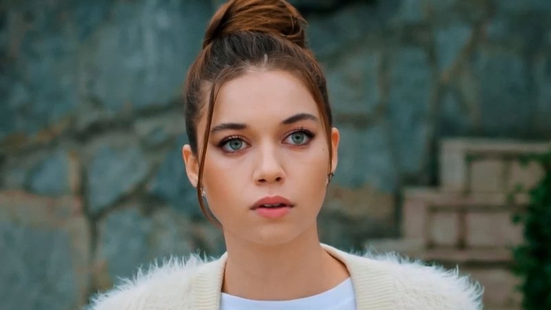 Афра Сарачоглу